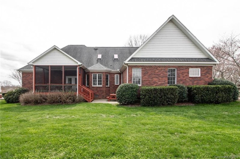 Property image 3 at 163 Turnberry Lane, Mooresville, NC 28117