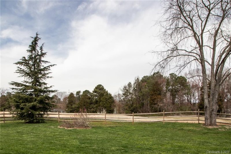 Property image 4 at 163 Turnberry Lane, Mooresville, NC 28117