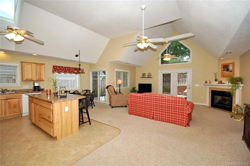 Property image 4 at 19 Beekeeper Trail, Swannanoa, NC 28778