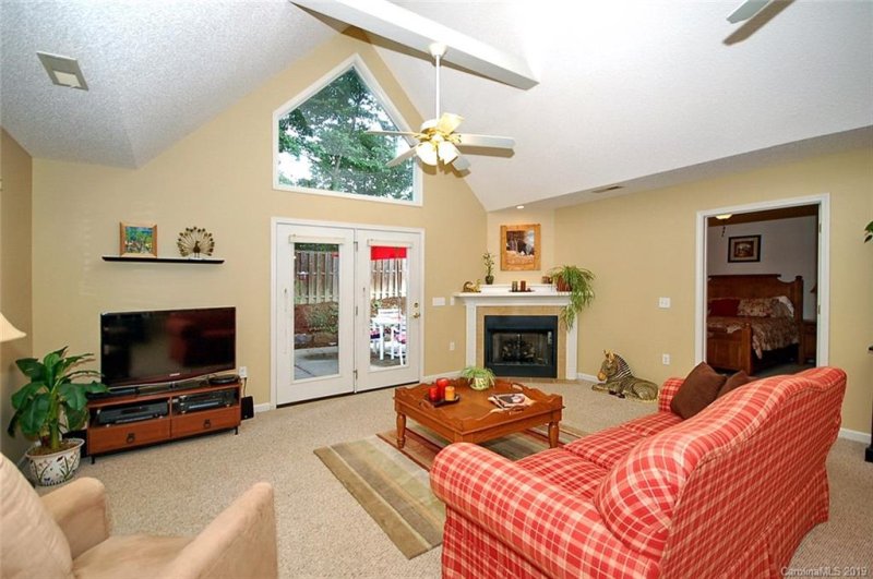 Property image 5 at 19 Beekeeper Trail, Swannanoa, NC 28778