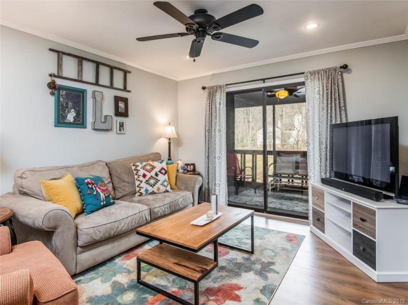 Property image 4 at 23 Lake Drive, Laurel Park, NC 28739