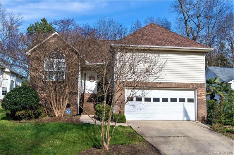 1572 Cambridge Heights Place