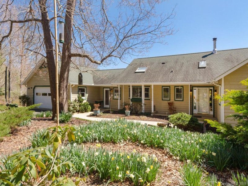 Property image 2 at 10 Sharon Drive, Fairview, NC 28730