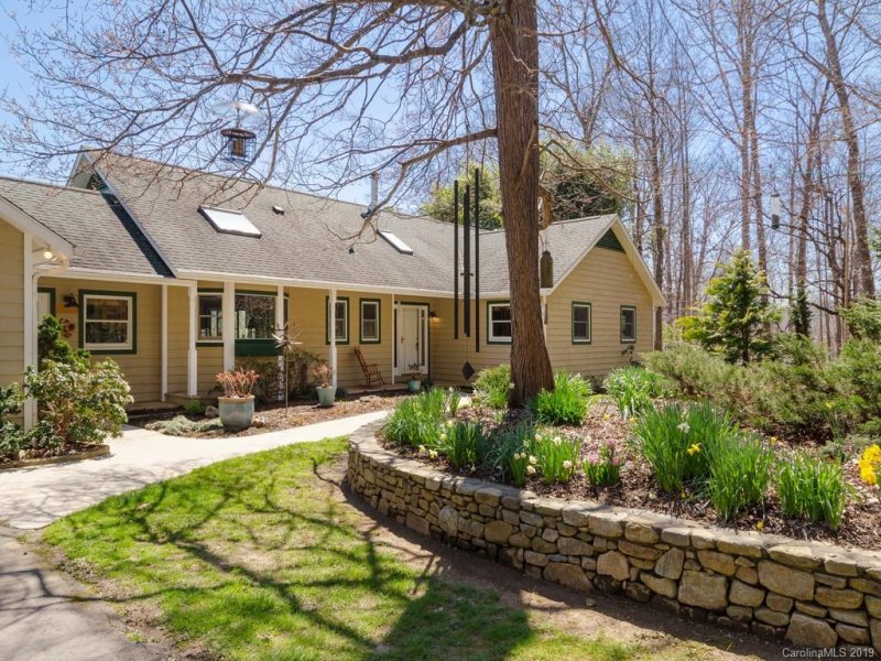 Property image 3 at 10 Sharon Drive, Fairview, NC 28730