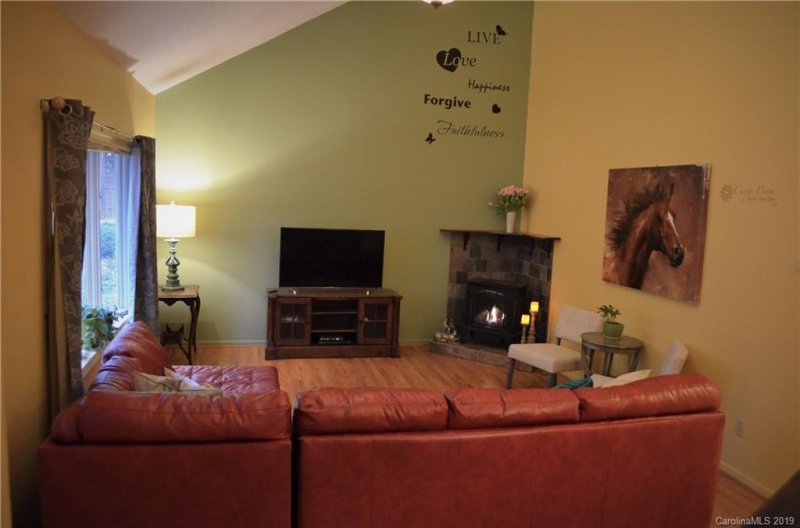 Property image 3 at 26 Pencross Circle, Etowah, NC 28729