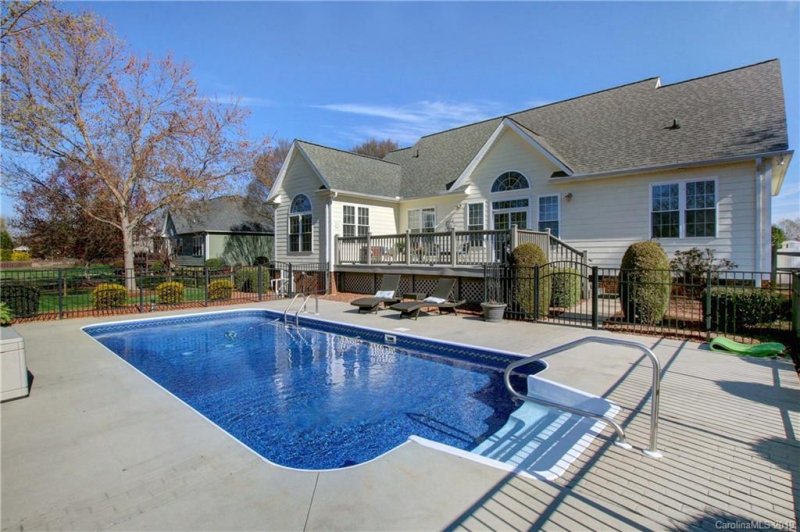 Property image 2 at 146 Turnberry Lane, Mooresville, NC 28117