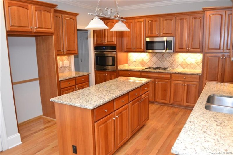 Property image 3 at 115 Orchard Farm Lane, Mooresville, NC 28117