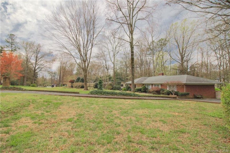 Property image 4 at 6000 Lansing Drive, Charlotte, NC 28270