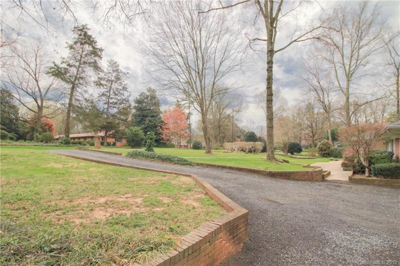 Property image 5 at 6000 Lansing Drive, Charlotte, NC 28270