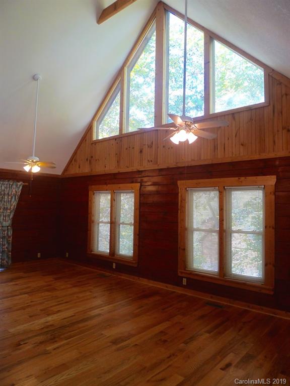 Property image 2 at 146 Crossings Dr S, Marion, NC 28752