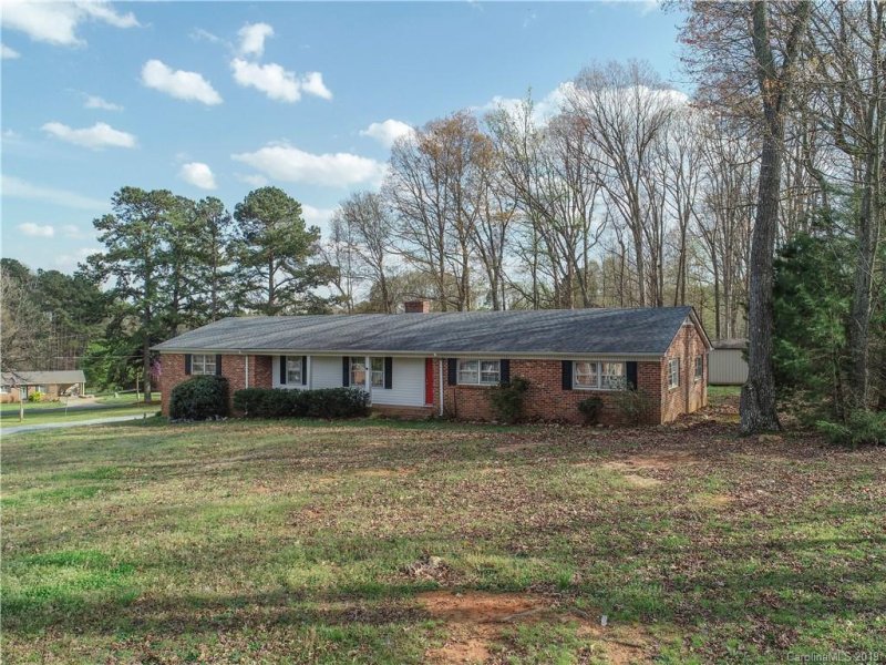 Property image 2 at 124 Greendale Drive, Mount Holly, NC 28120