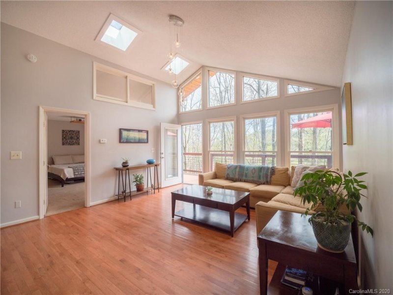 Property image 5 at 11 Indian Falls Road, Asheville, NC 28803