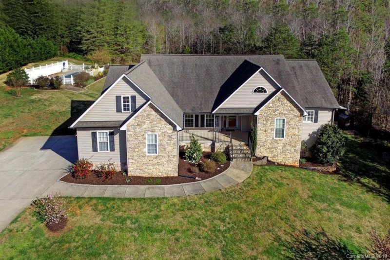 Property image 2 at 3400 Elaine Avenue, Lincolnton, NC 28092