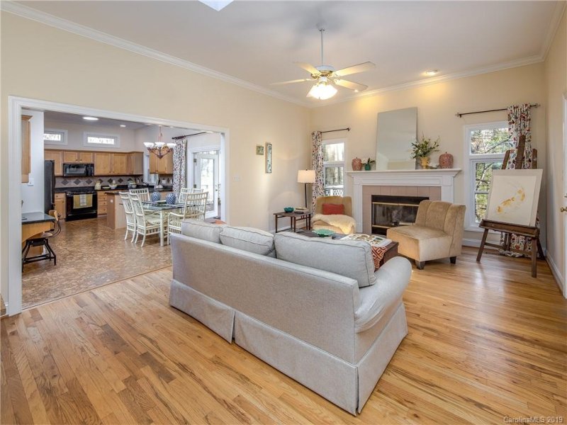 Property image 5 at 38 Weston Heights Drive, Asheville, NC 28803