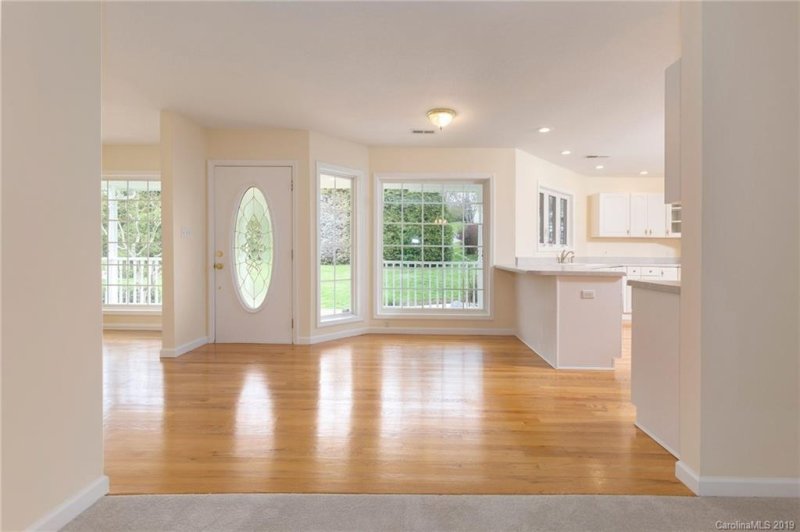 Property image 2 at 109 Meadow Run, Asheville, NC 28806