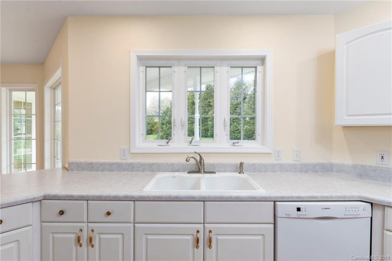 Property image 4 at 109 Meadow Run, Asheville, NC 28806