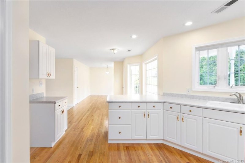 Property image 5 at 109 Meadow Run, Asheville, NC 28806