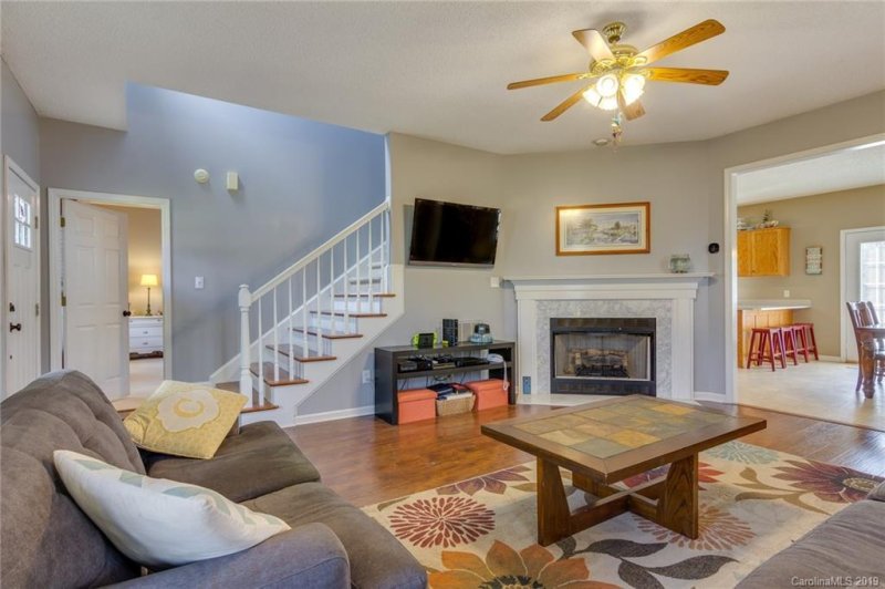 Property image 4 at 322 Little Daisy Lane, York, SC 29745