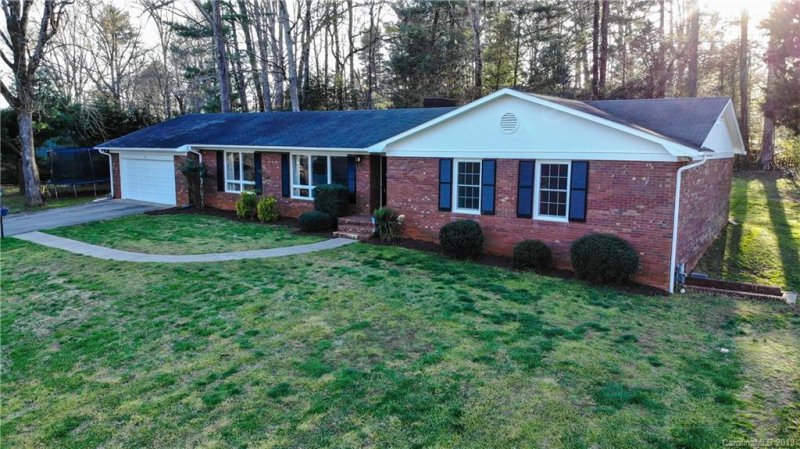 Property image 3 at 101 Woodsway Lane, Morganton, NC 28655
