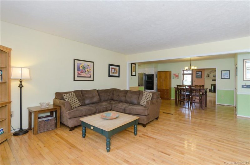 Property image 3 at 6 Brookcliff Drive, Asheville, NC 28801