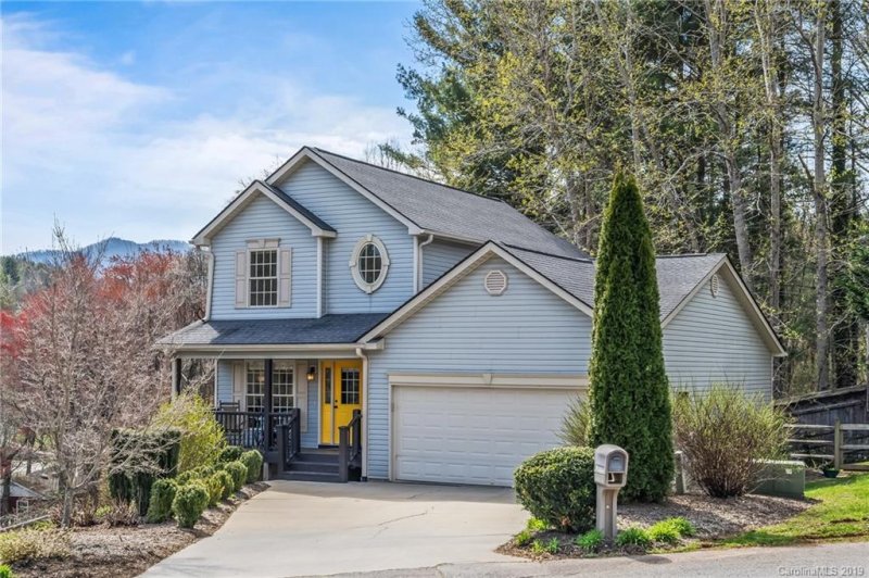 20 Village East Court