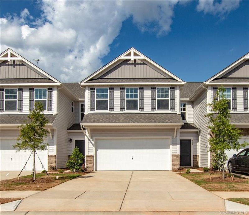 412 Tayberry Lane