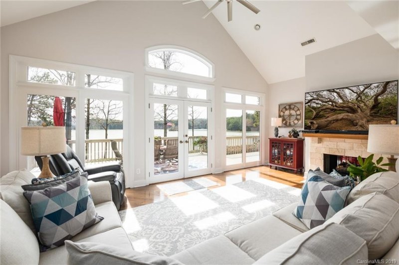 Property image 3 at 2783 Camden Pointe Drive, Sherrills Ford, NC 28673