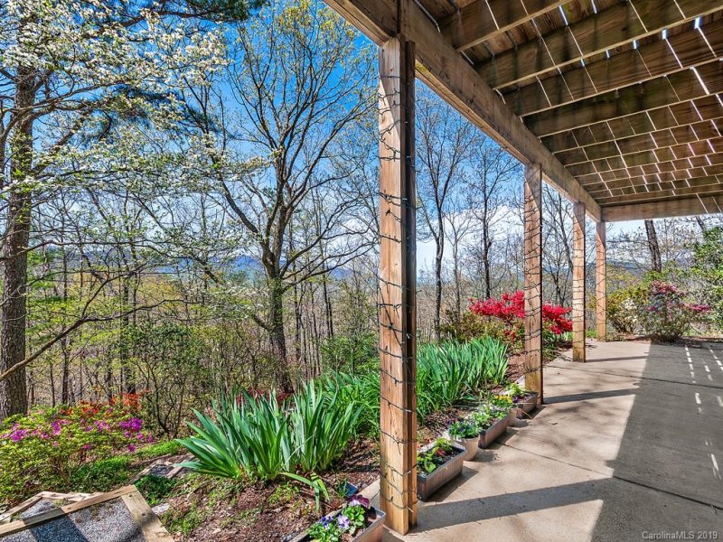 Property image 4 at 32 Sky High Drive, Black Mountain, NC 28711