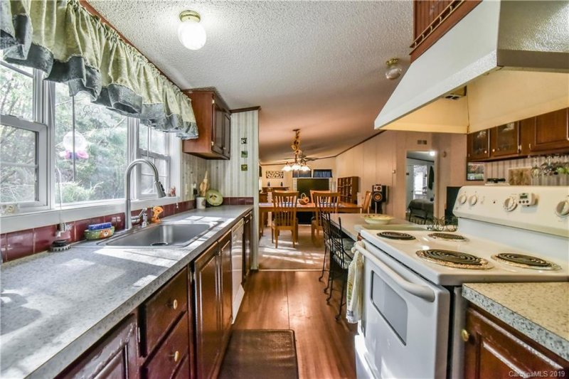 Property image 5 at 522 Primrose Lane, Asheville, NC 28806