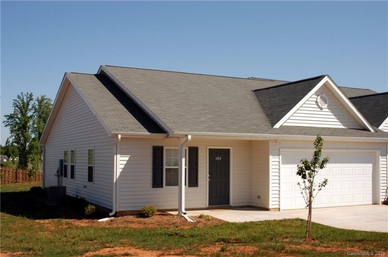 Property image 2 at 164 Springwood Lane, Mooresville, NC 28117