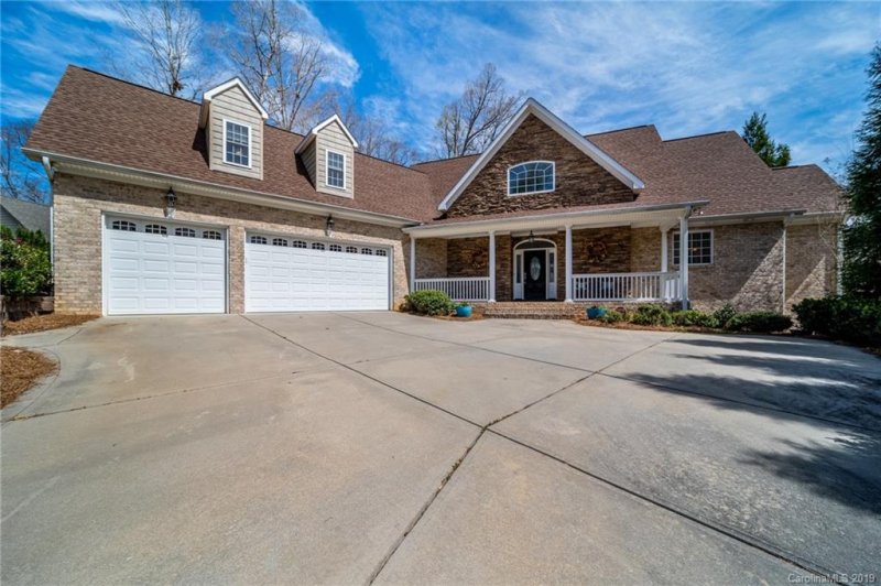 Property image 2 at 160 Highland Forest Drive, Clover, SC 29710