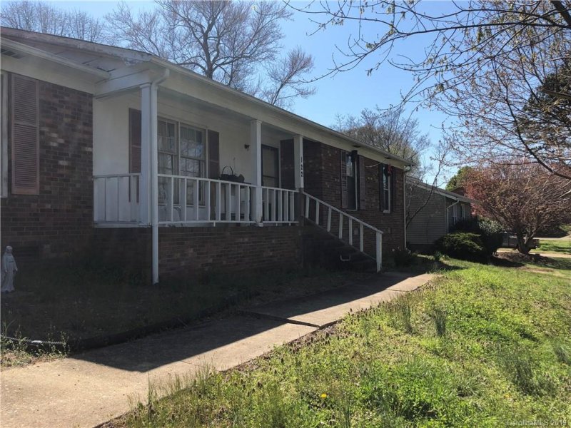 Property image 3 at 122 Danbury Lane, Statesville, NC 28625