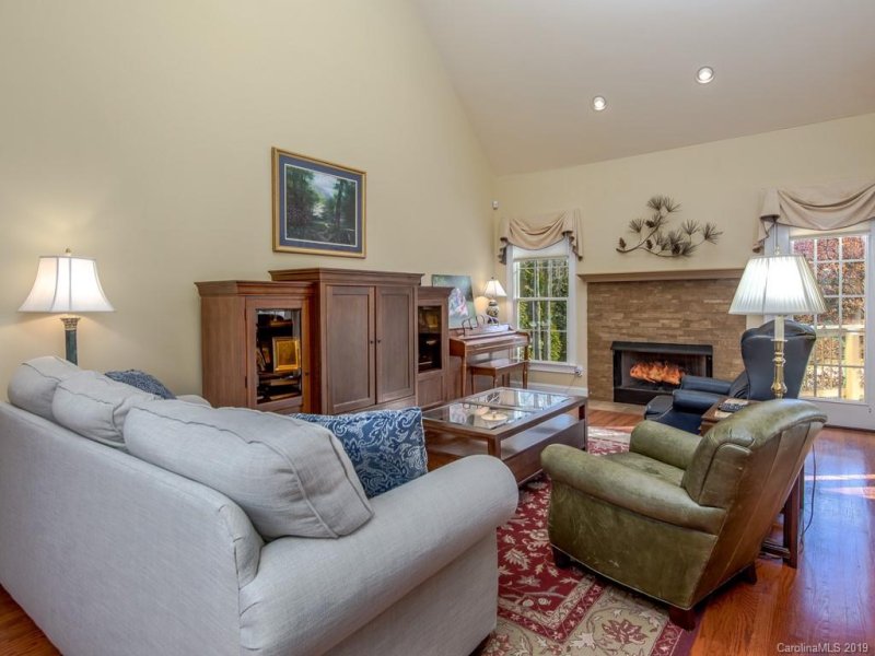 Property image 4 at 95 Bowenterra Drive, Hendersonville, NC 28791