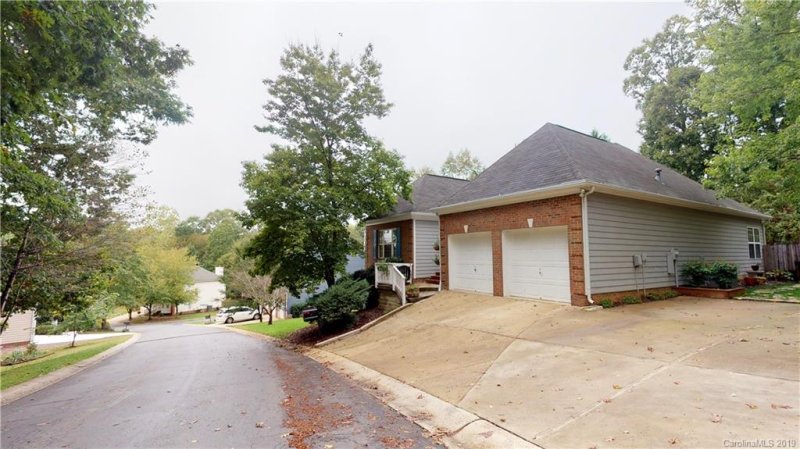 Property image 2 at 13800 Kings Carriage Lane, Charlotte, NC 28278