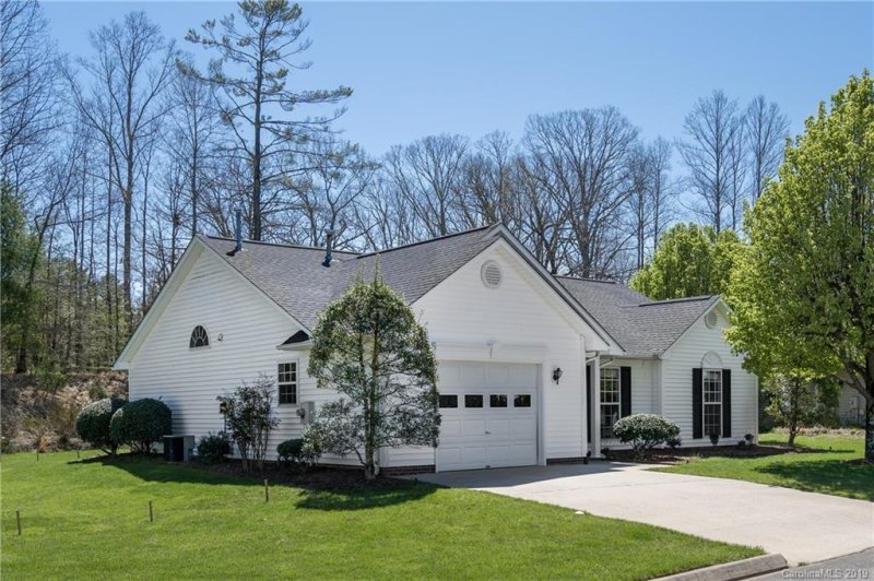 Property image 3 at 98 Stonehollow Road, Fletcher, NC 28732