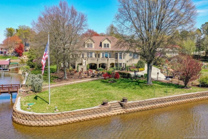 Property image 3 at 2709 Westview Drive, Sherrills Ford, NC 28673