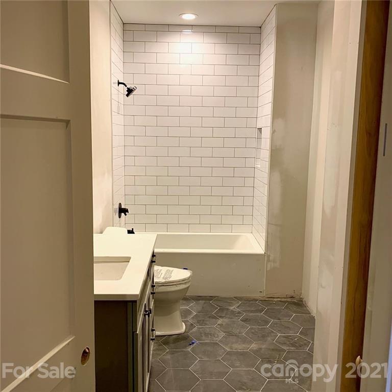 Property image 3 at 17 N Market Street, Asheville, NC 28801