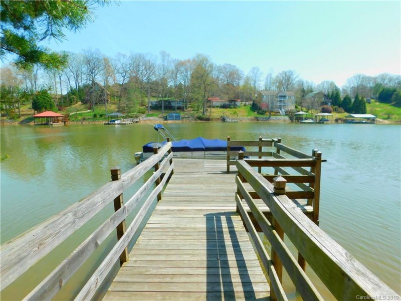 Property image 3 at 6901 Navajo Trail, Sherrills Ford, NC 28673