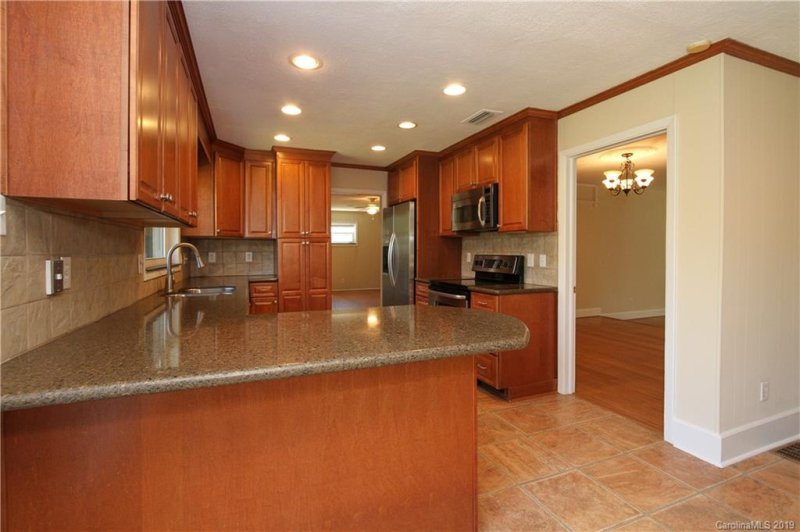 Property image 3 at 5711 Riviere Drive, Charlotte, NC 28211