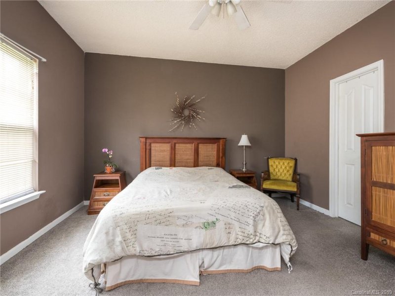 Property image 2 at 4619 Fox Thorne Drive, Charlotte, NC 28216