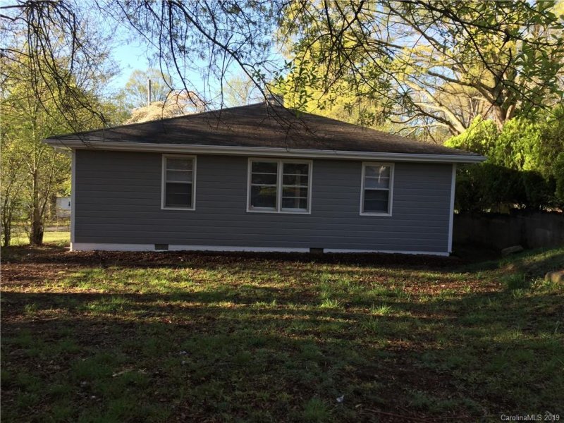 Property image 4 at 2108 Garland Avenue, Gastonia, NC 28052