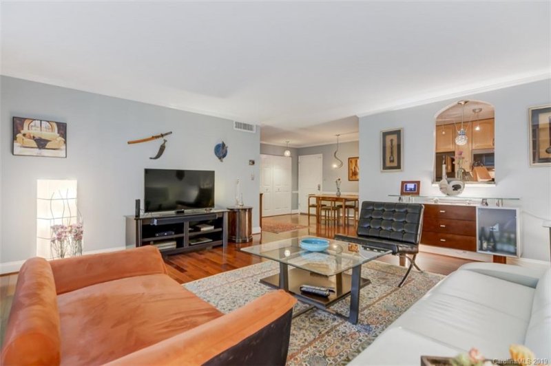 Property image 2 at 1323 Queens Road, Charlotte, NC 28207