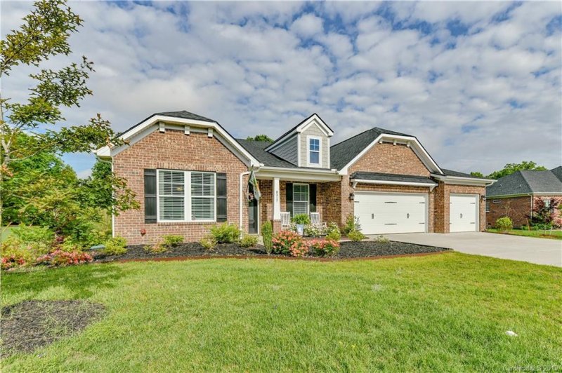 Property image 3 at 8317 Olde Stonegate Lane, Mint Hill, NC 28227