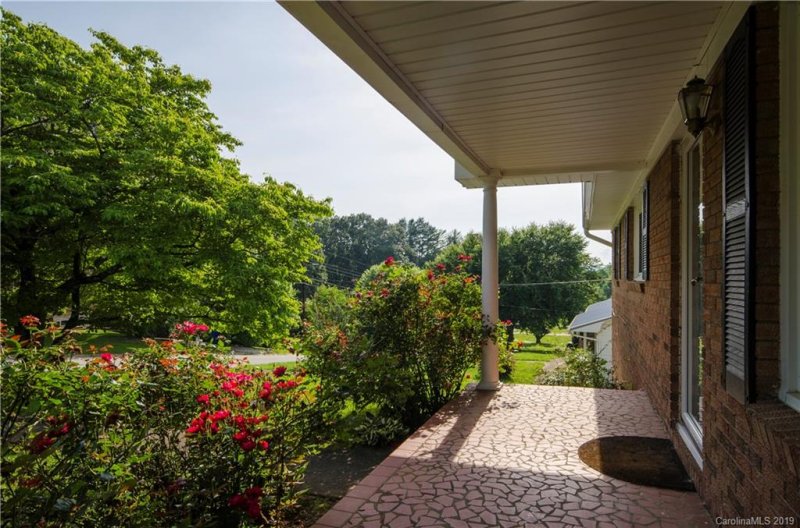 Property image 2 at 7 Debra Lane, Asheville, NC 28806