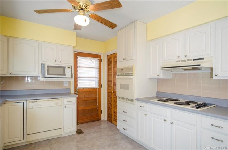 Property image 5 at 7 Debra Lane, Asheville, NC 28806