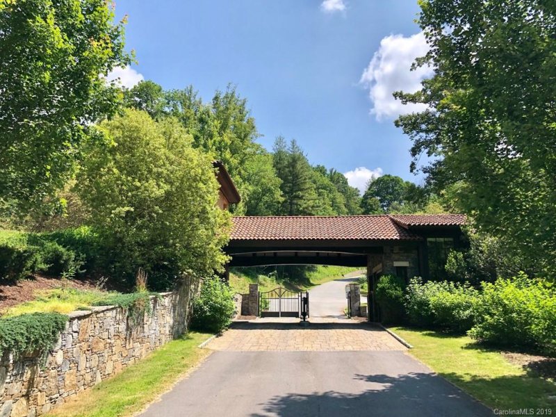 Property image 5 at 4 Ventana Drive, Asheville, NC 28804