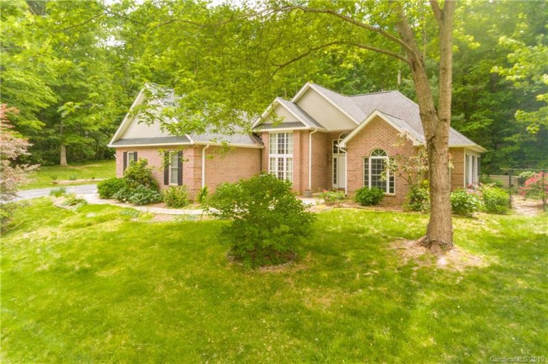 Property image 2 at 700 Zelda Court, Hendersonville, NC 28792