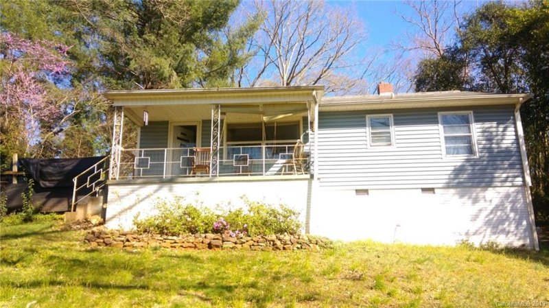 1322 Kings Circle