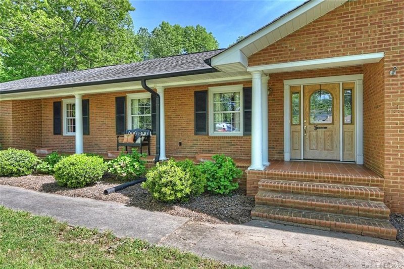 Property image 2 at 3732 Bellevue Terrace, Gastonia, NC 28056