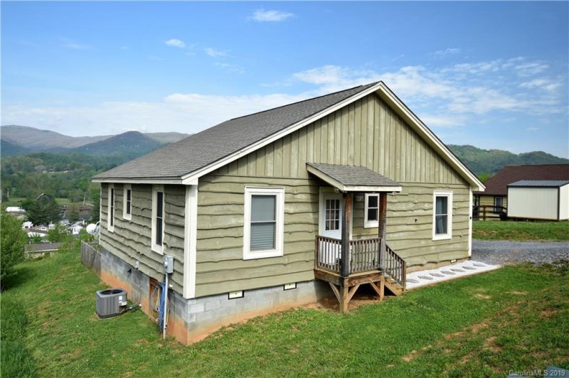 Property image 2 at 131 Bronco Way, Waynesville, NC 28785